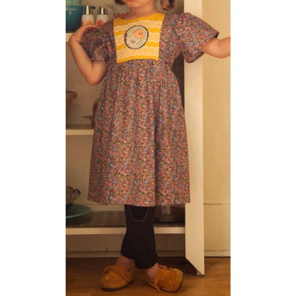 Misha Lulu Floral Dress featuring and Chick Print on the front Size 4T - Picture 6 of 6